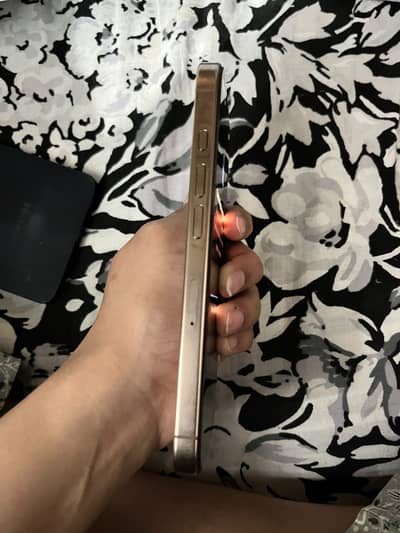 Apple iPhone 16 Pro