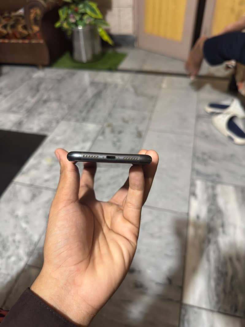 Apple iPhone 11 1