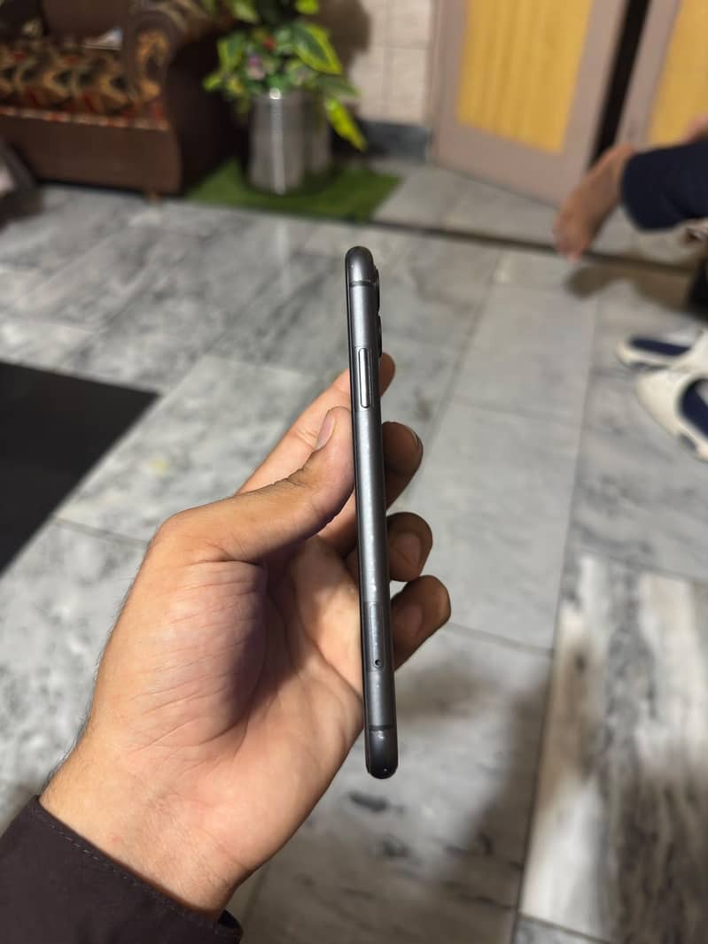 Apple iPhone 11 2
