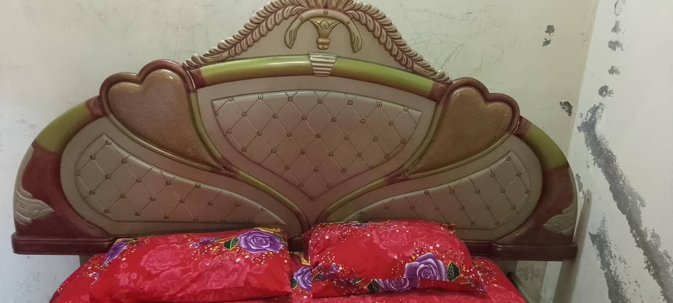 king size bed 0