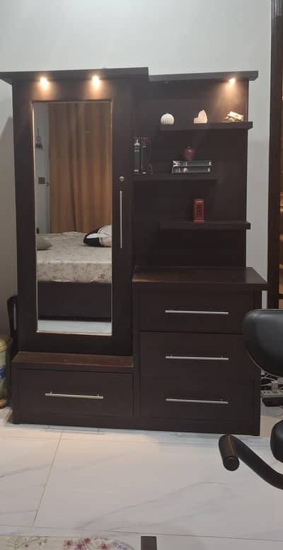 dressing table