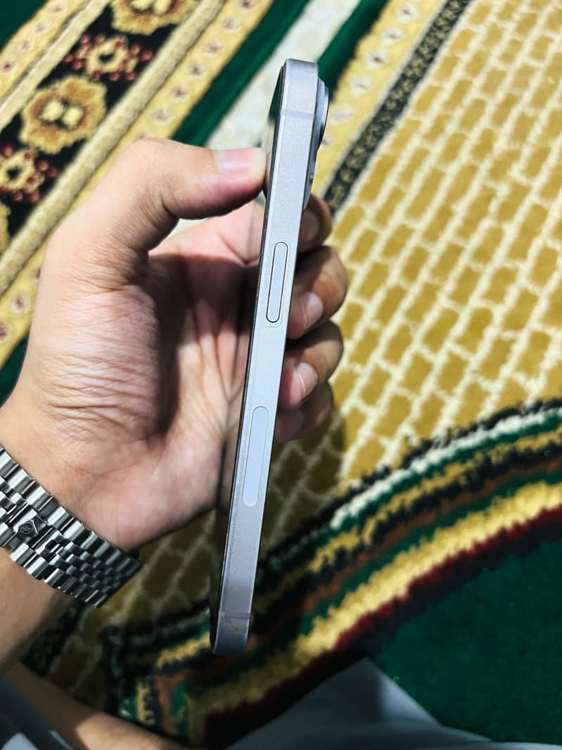 Apple iPhone 14 4