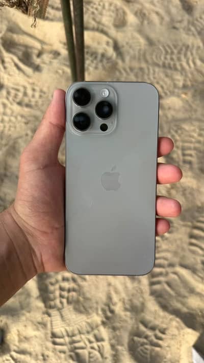 Apple iPhone 16 Pro Max
