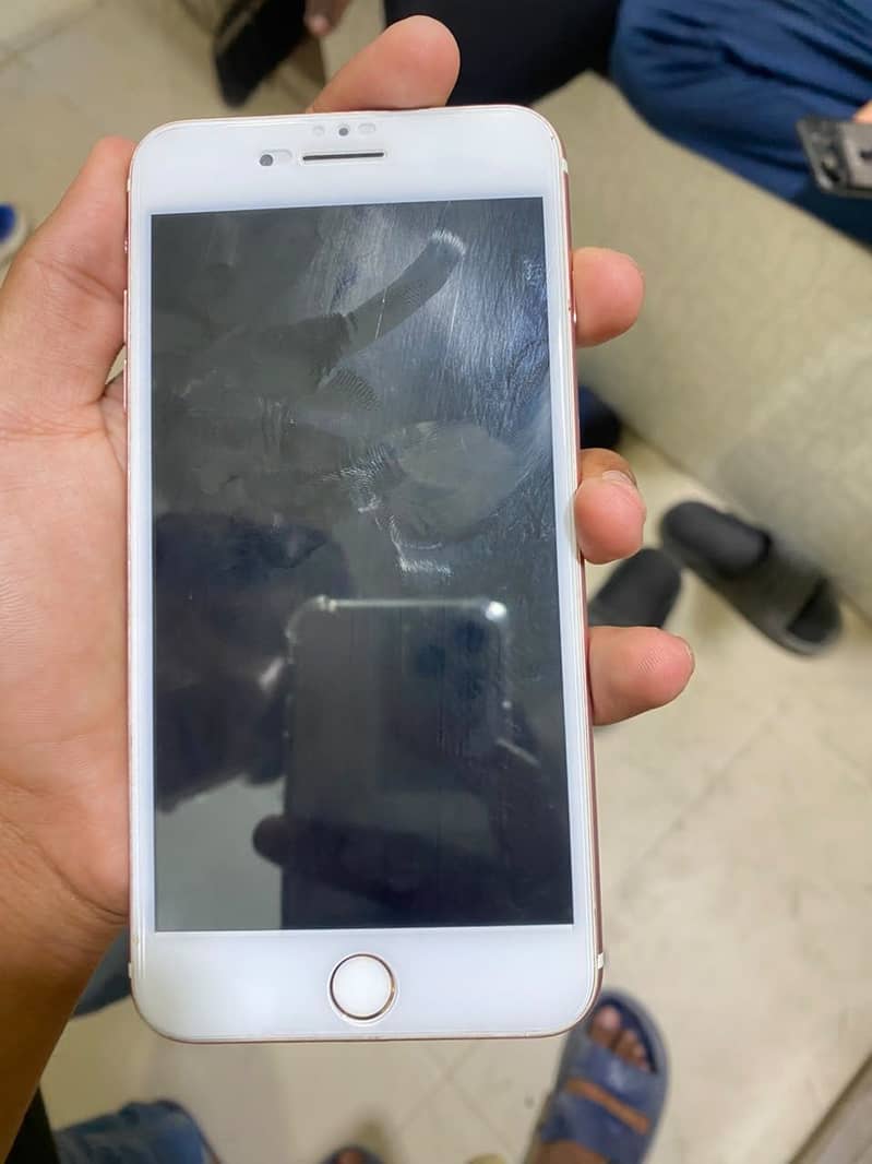 Apple iPhone 7 Plus 0