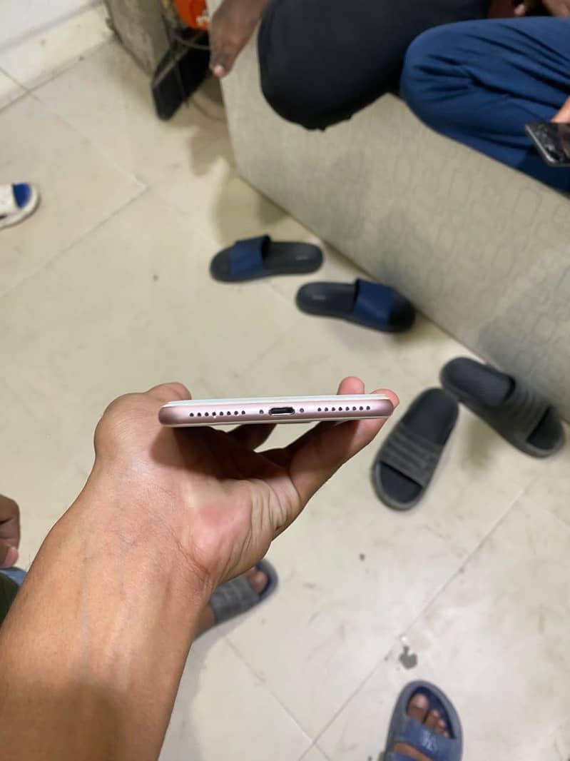 Apple iPhone 7 Plus 1