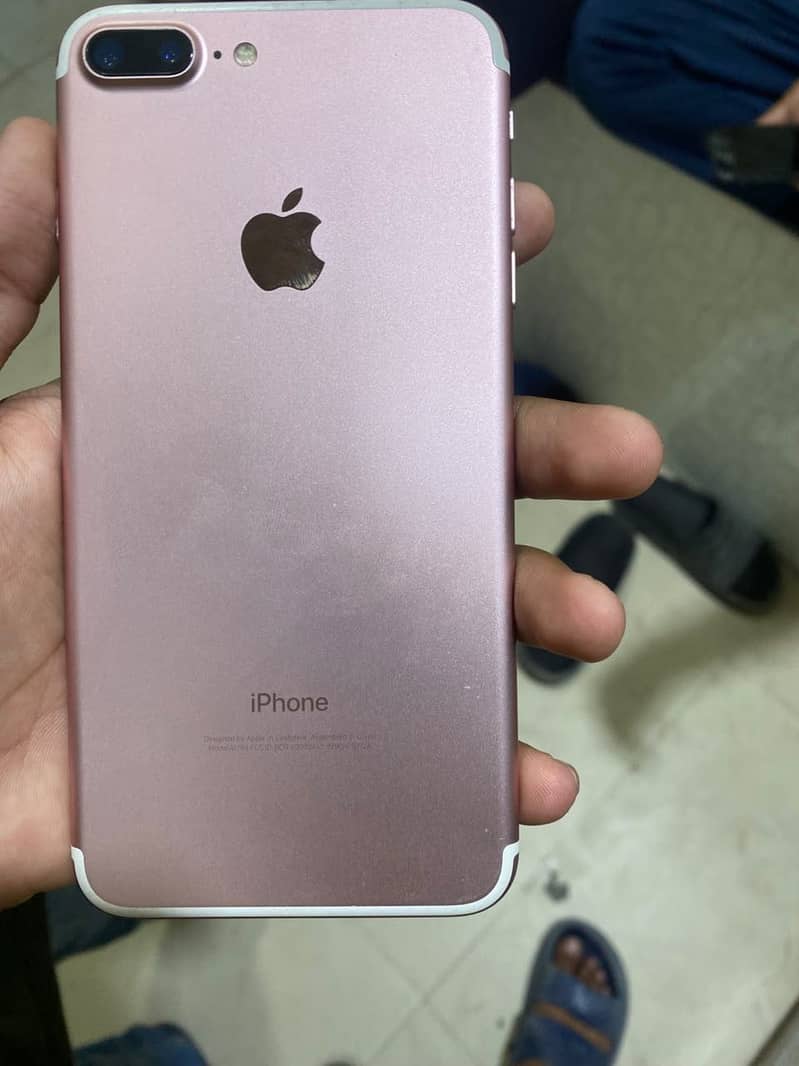 Apple iPhone 7 Plus 2