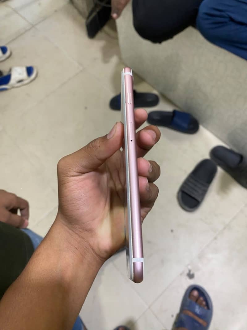 Apple iPhone 7 Plus 3
