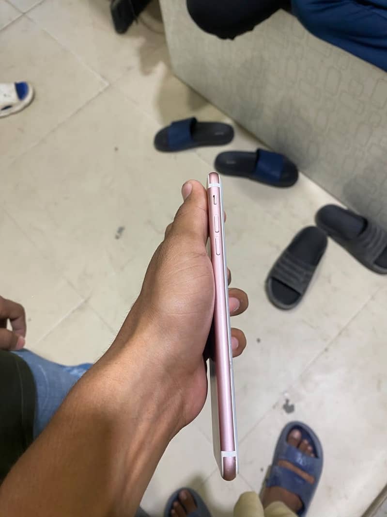 Apple iPhone 7 Plus 4