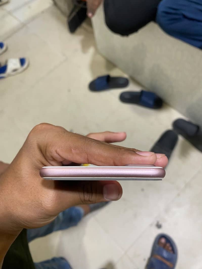 Apple iPhone 7 Plus 5