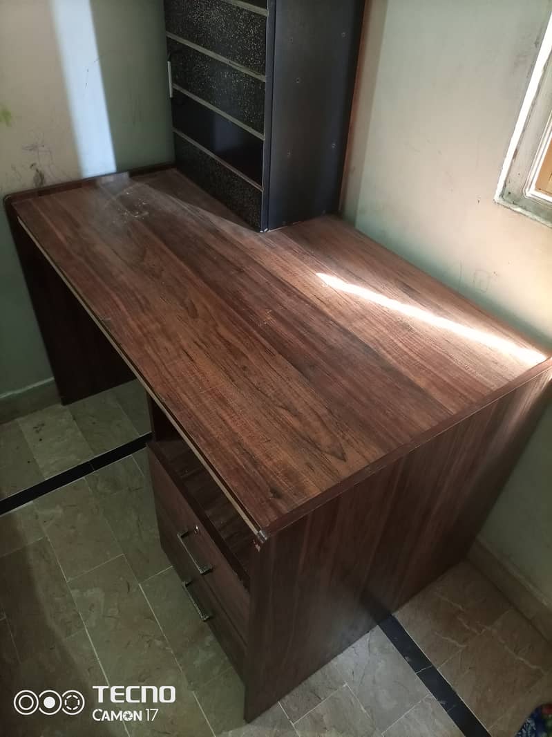 Office Table 0