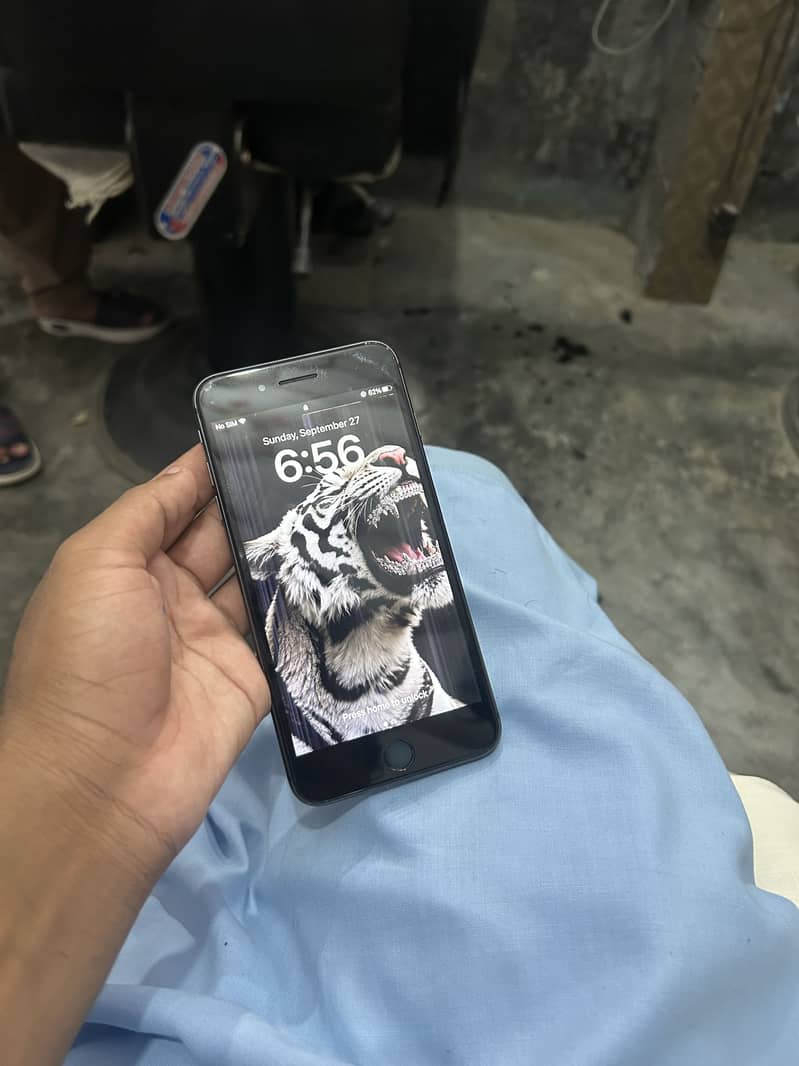 Apple iPhone 8 Plus 1