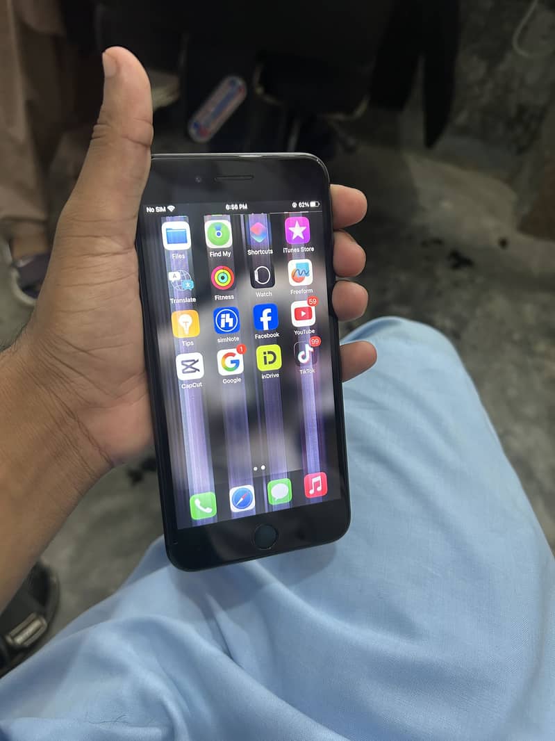 Apple iPhone 8 Plus 5
