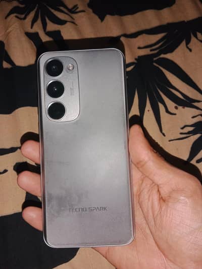 Tecno spark 40 pro plus