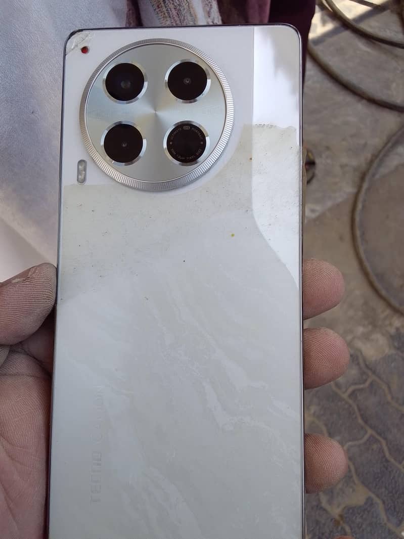 Tecno CAMON 30 0