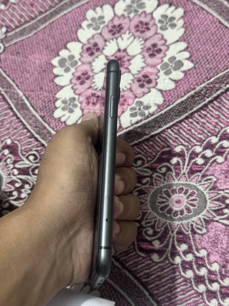 Apple iPhone 11 5