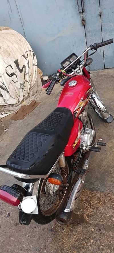 United 125cc (2025 Model) – Only 7,660 km Driven, Mint Condition!