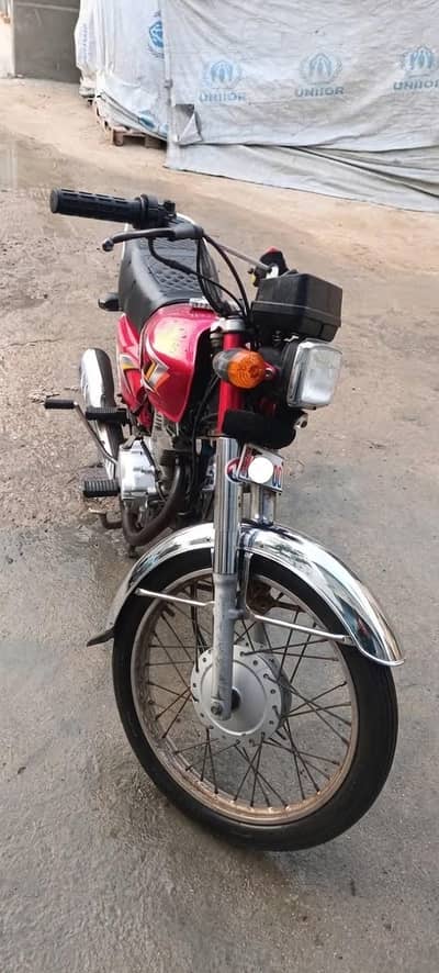United 125cc (2025 Model) – Only 7,660 km Driven, Mint Condition!