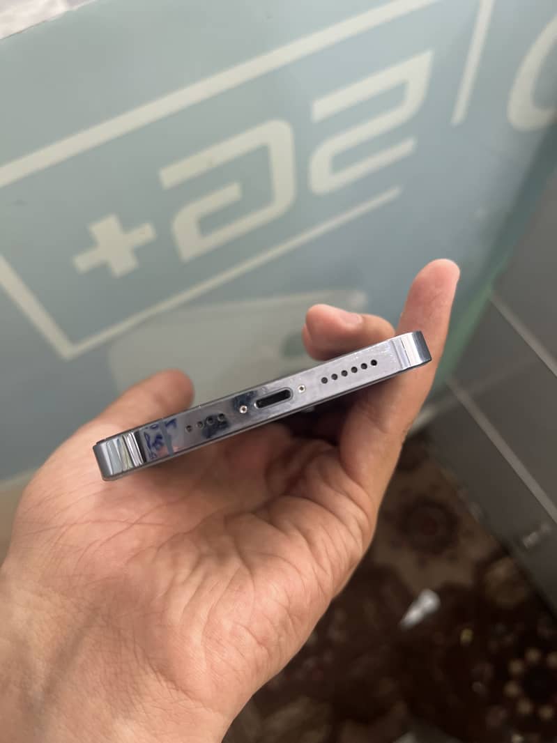 Apple iPhone 13 Pro Max 4
