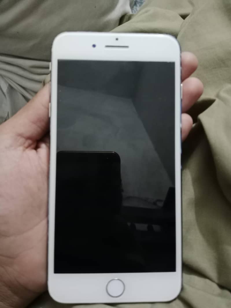 Apple iPhone 7 Plus 1