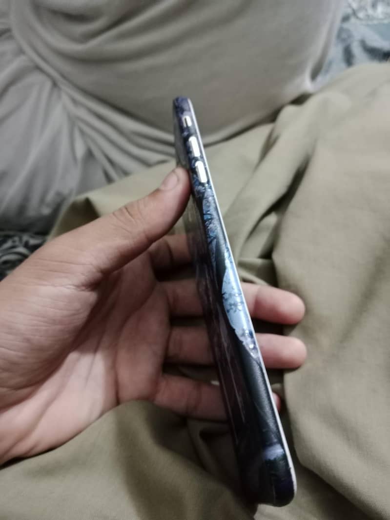 Apple iPhone 7 Plus 2