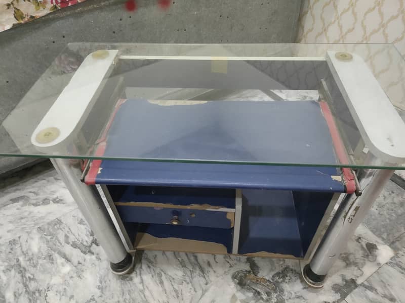 Computer table 1