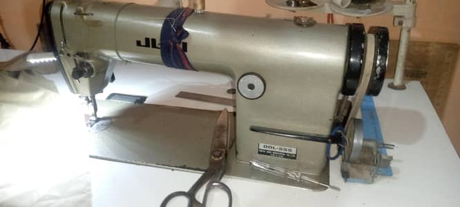 JUKI DDL-555 Industrial Sewing Machine – Original Japan
