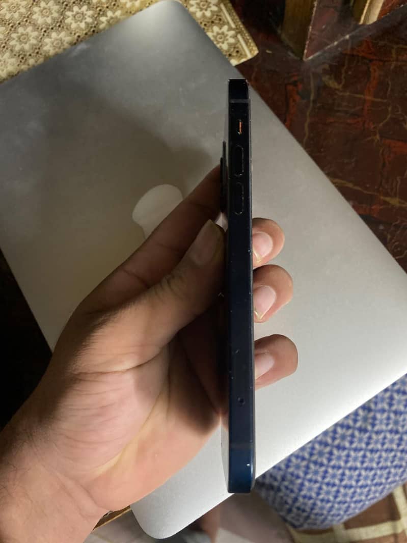 Apple iPhone 12 5