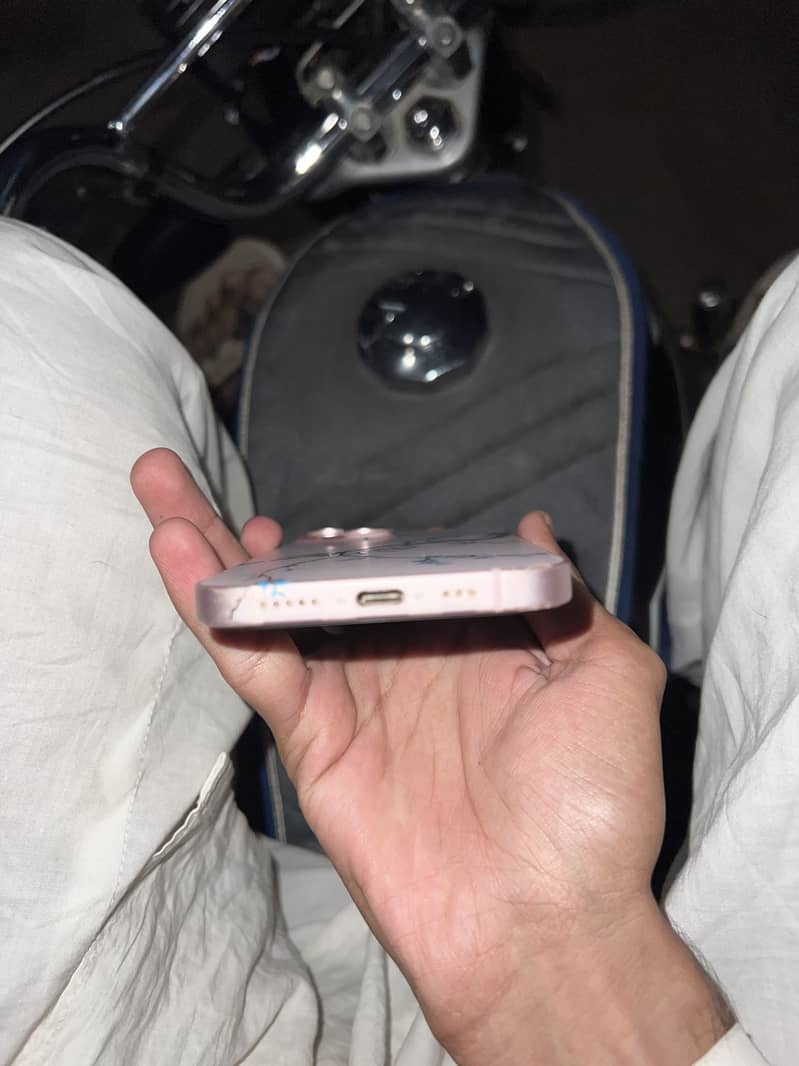 Apple iPhone 15 2