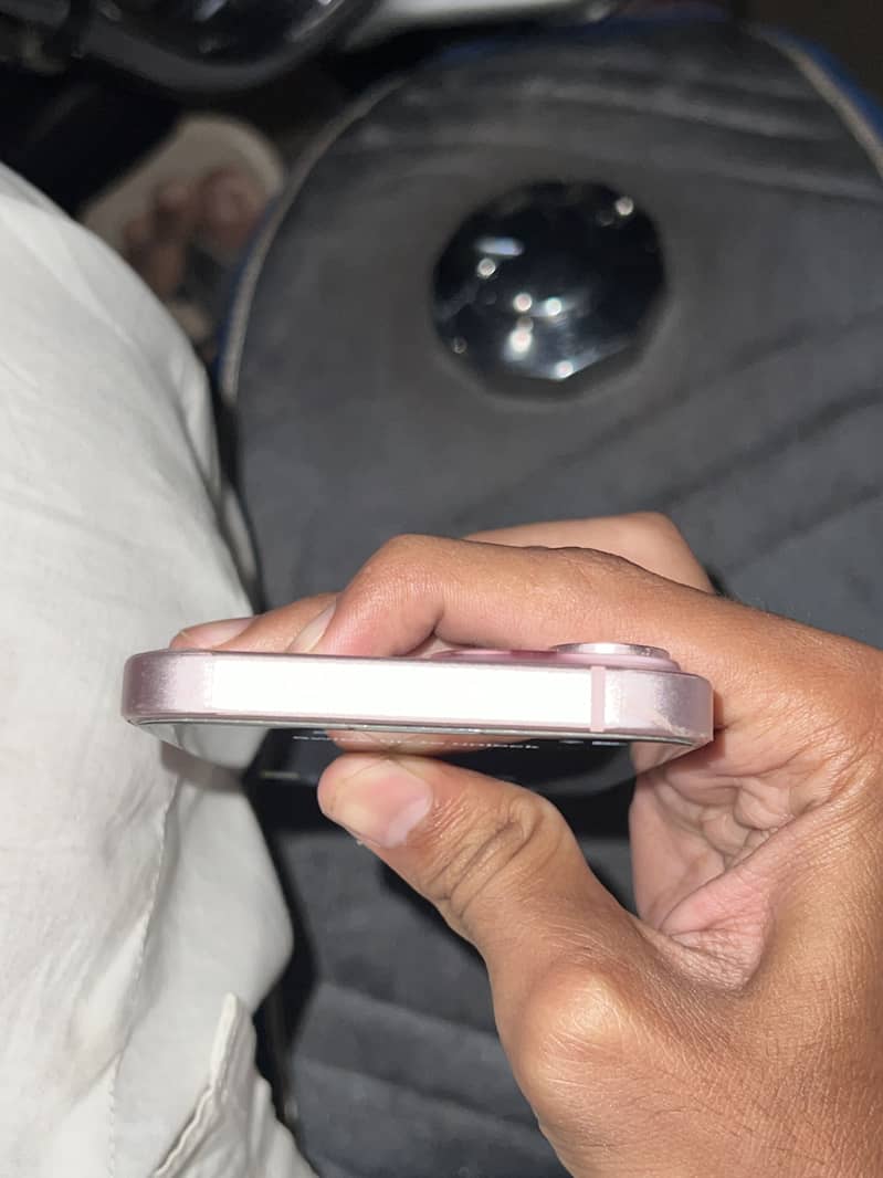 Apple iPhone 15 3