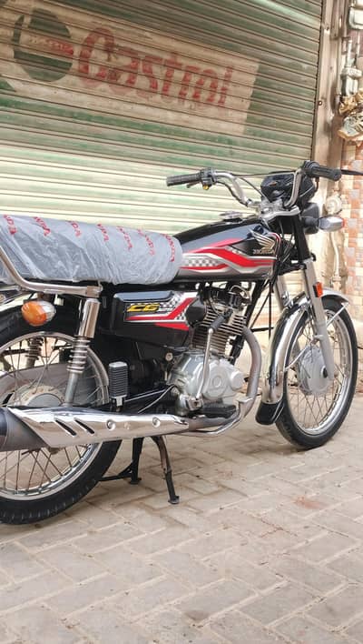 Honda CG-125. . . {2024} Karachi Number. . . . . 0303/0255582