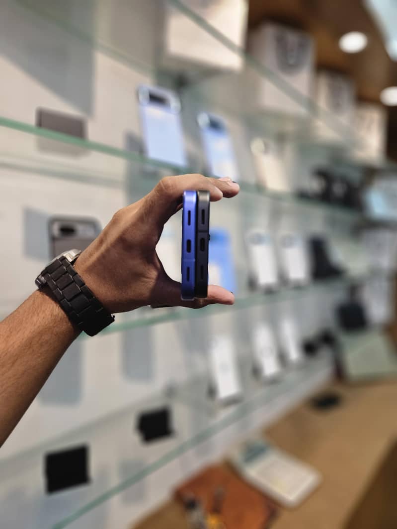 Google Pixel 10 3