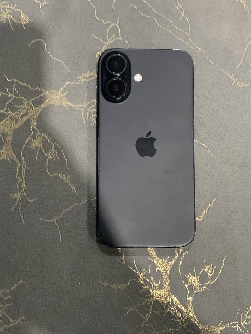 Apple iPhone 16 0