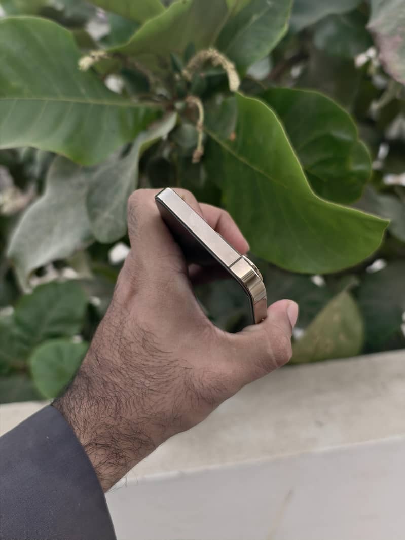 Apple iPhone 13 Pro 1
