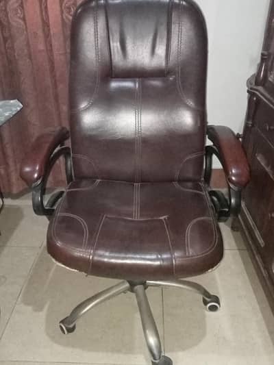 Executive Office Leatherette Revolving Chair For Sale