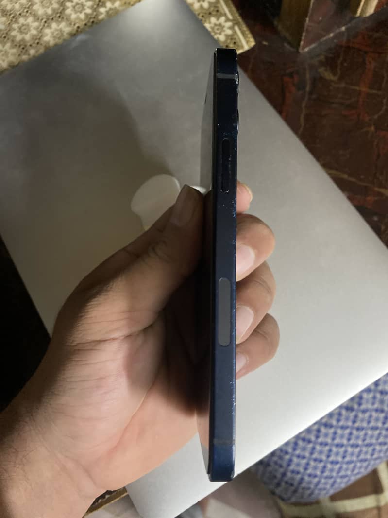 Apple iPhone 12 2