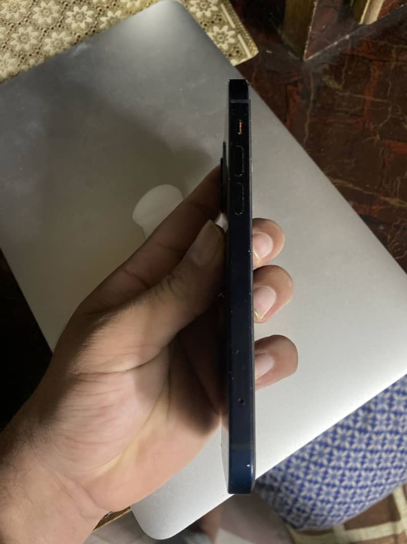 Apple iPhone 12 5