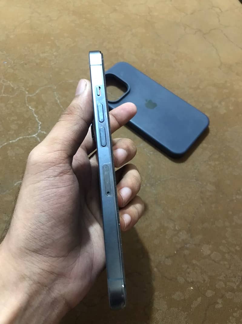 iPhone 13 Pro 2