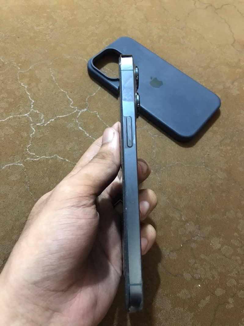 iPhone 13 Pro 6