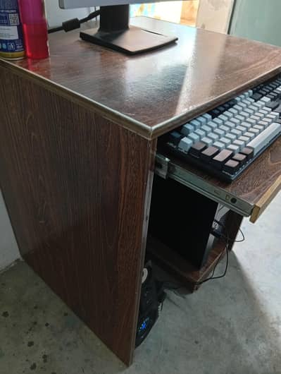COMPUTER TABLE