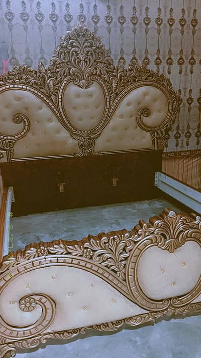 king size bed set to table ek kaparon wali almari mujy argent sale krn