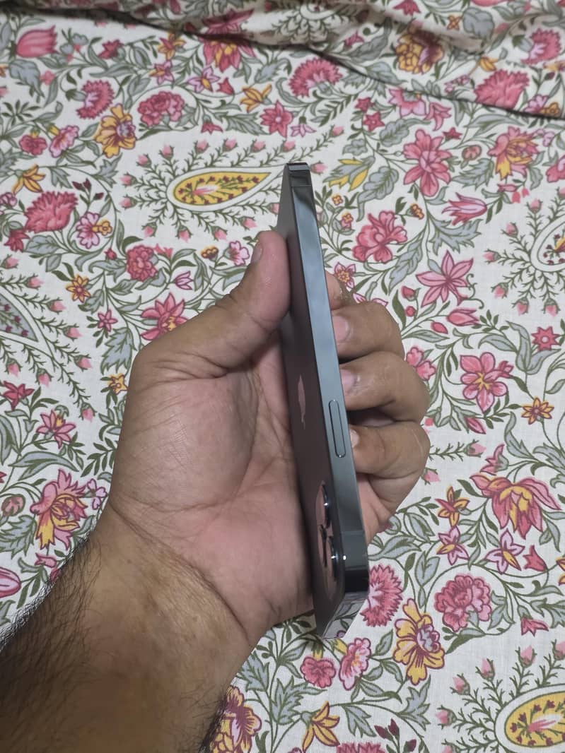 Apple iPhone 12 Pro 3