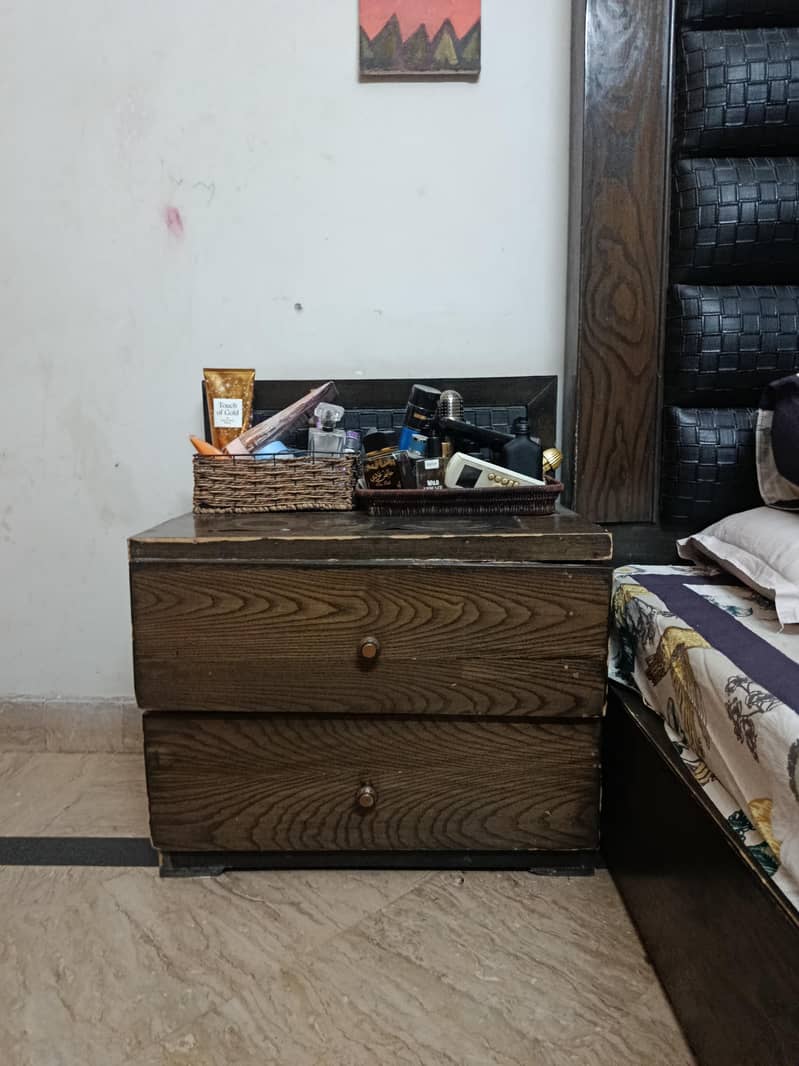 king size bed with side table 1