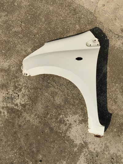 Suzuki Alto white left fender