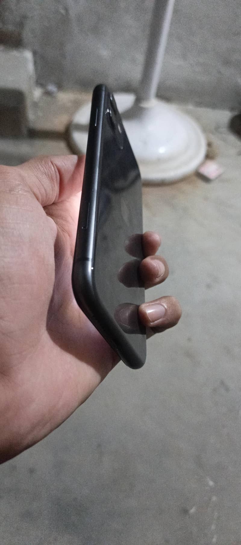 Apple iPhone 11 4