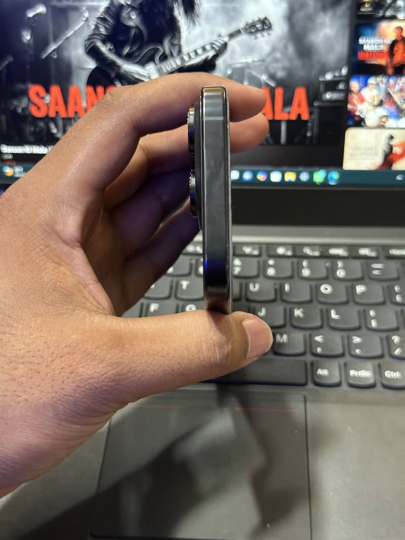Apple iPhone 16 Pro 4