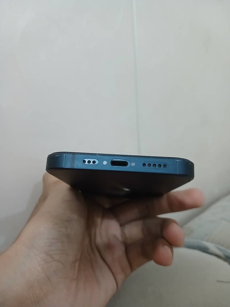 Apple iPhone 14 3