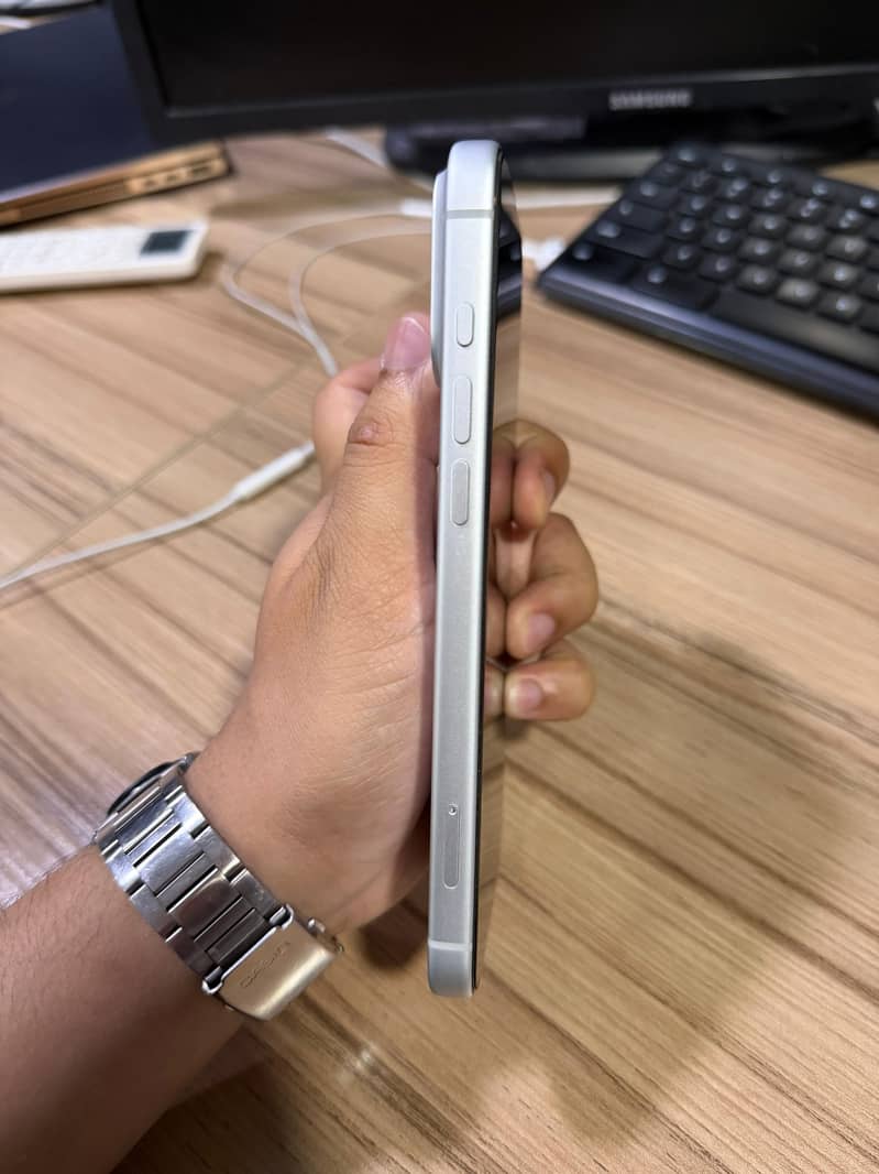 Apple iPhone 17 Pro Max 5