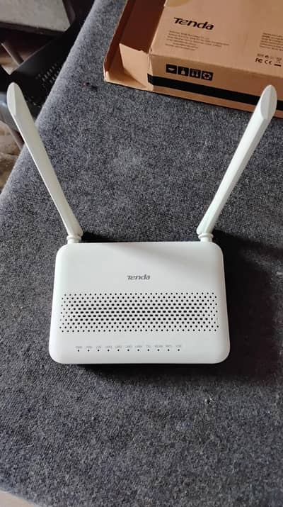 Tenda Router  10/10 condition  1 month use