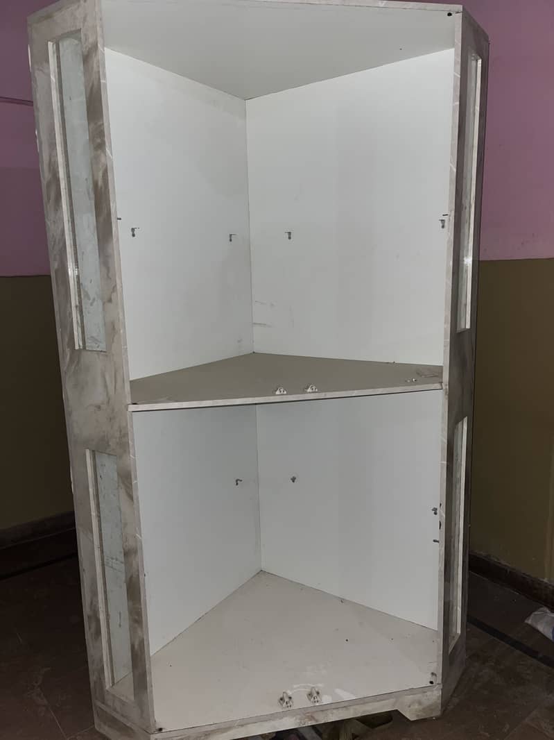 Corner divider 3