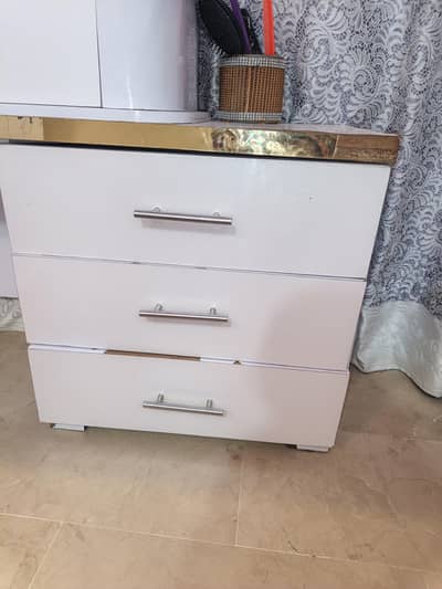 Dico high gloss dresser with 5 drawers